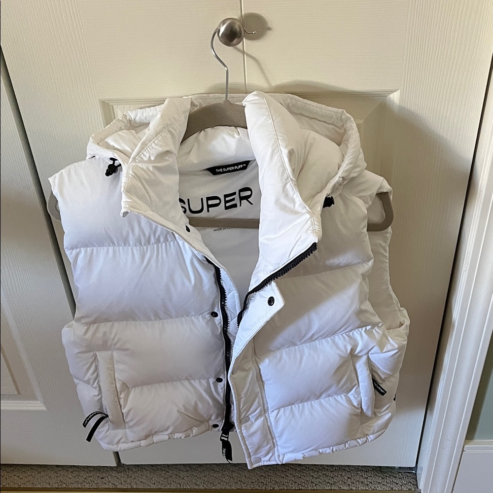 Aritzia White Quilted Hooded Puffer Vest